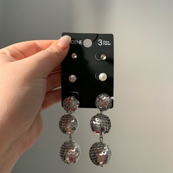 Ardene Earrings - Picture 1 of 1